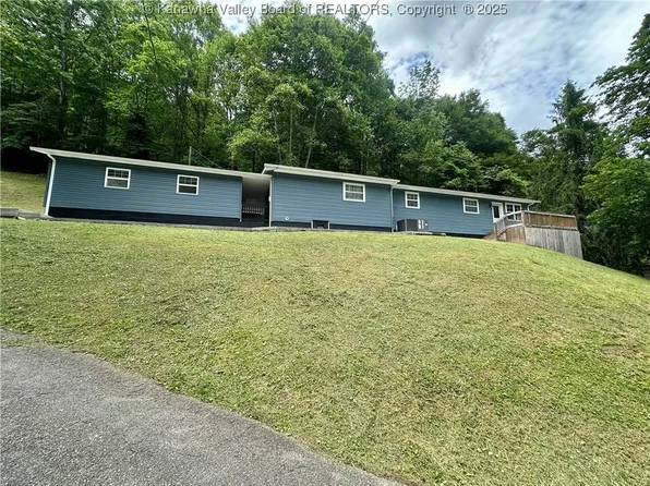 282 Hidden Valley Rd, Chapmanville, WV 25508