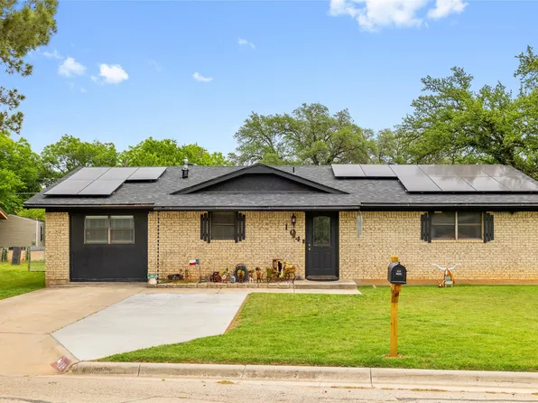 104 Bowie Cir, Brownwood, TX 76801