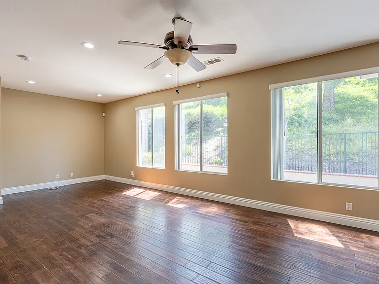 8704 E Wiley Way — Photo 5