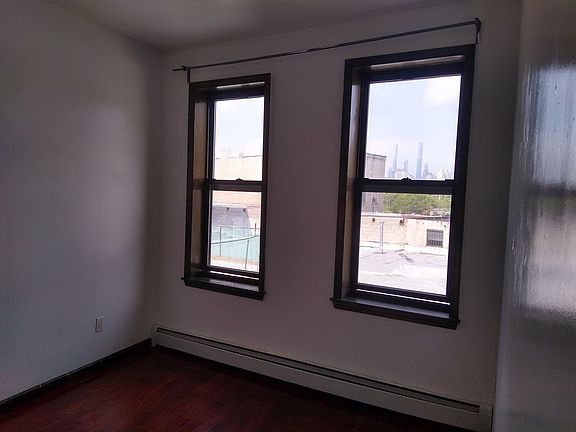 5th image of 2740 12th St #2