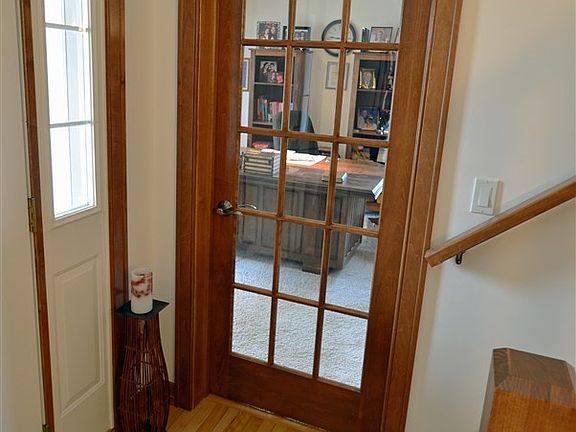 Foyer Access To Office