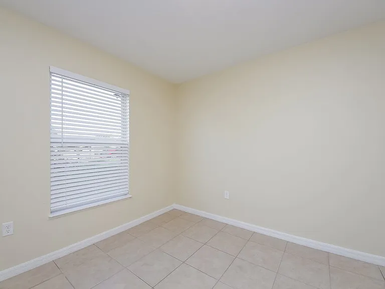 905 Derbyshire Dr — Photo 12