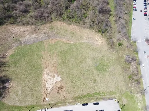 Morrell Ave, Connellsville, PA 15425