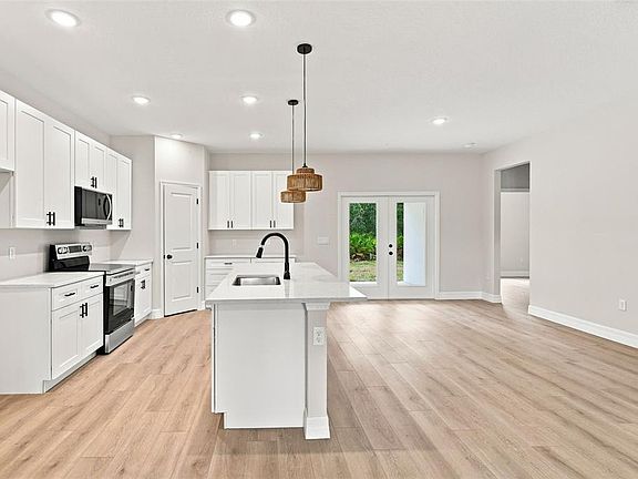 4th image of 41325 ROYAL TRAILS ROAD