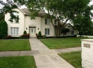 1101 W Trinity Dr, Addison, IL 60101