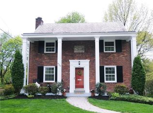 420 Old Farm Rd, Mt Lebanon, PA 15228