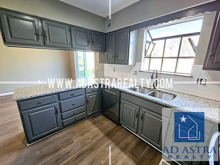11807 Caenen St — Photo 15