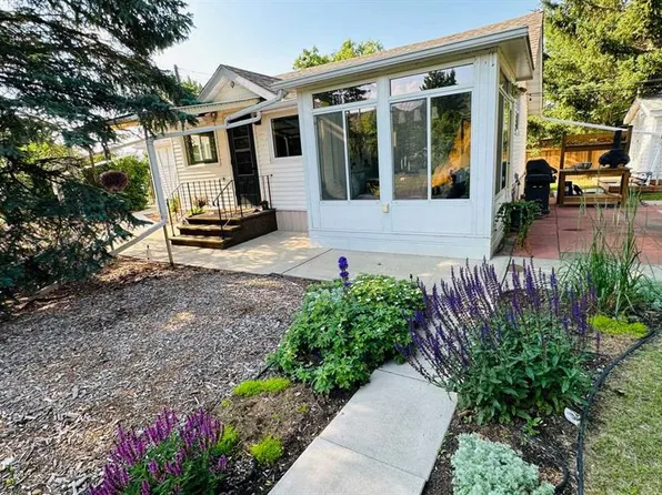 104 S 24th St NW, Drumheller, AB T0J 0Y1