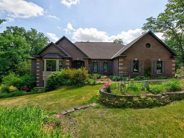 1087 McKimber Dr, Knoxville, IA 50138