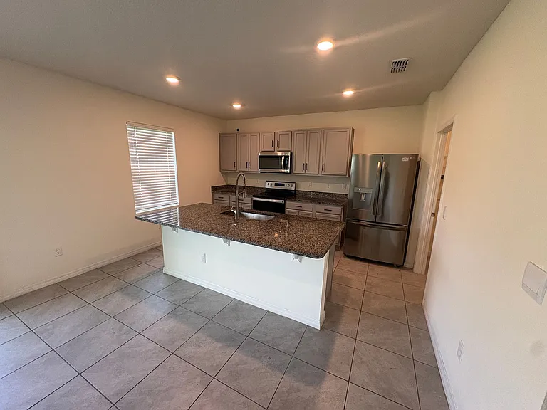 1558 Tali Ln — Photo 7
