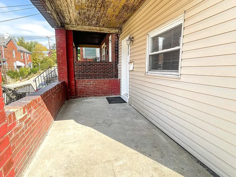 310 Marlow St — Photo 5