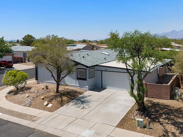 6203 E Window Ridge Ln — Photo 1