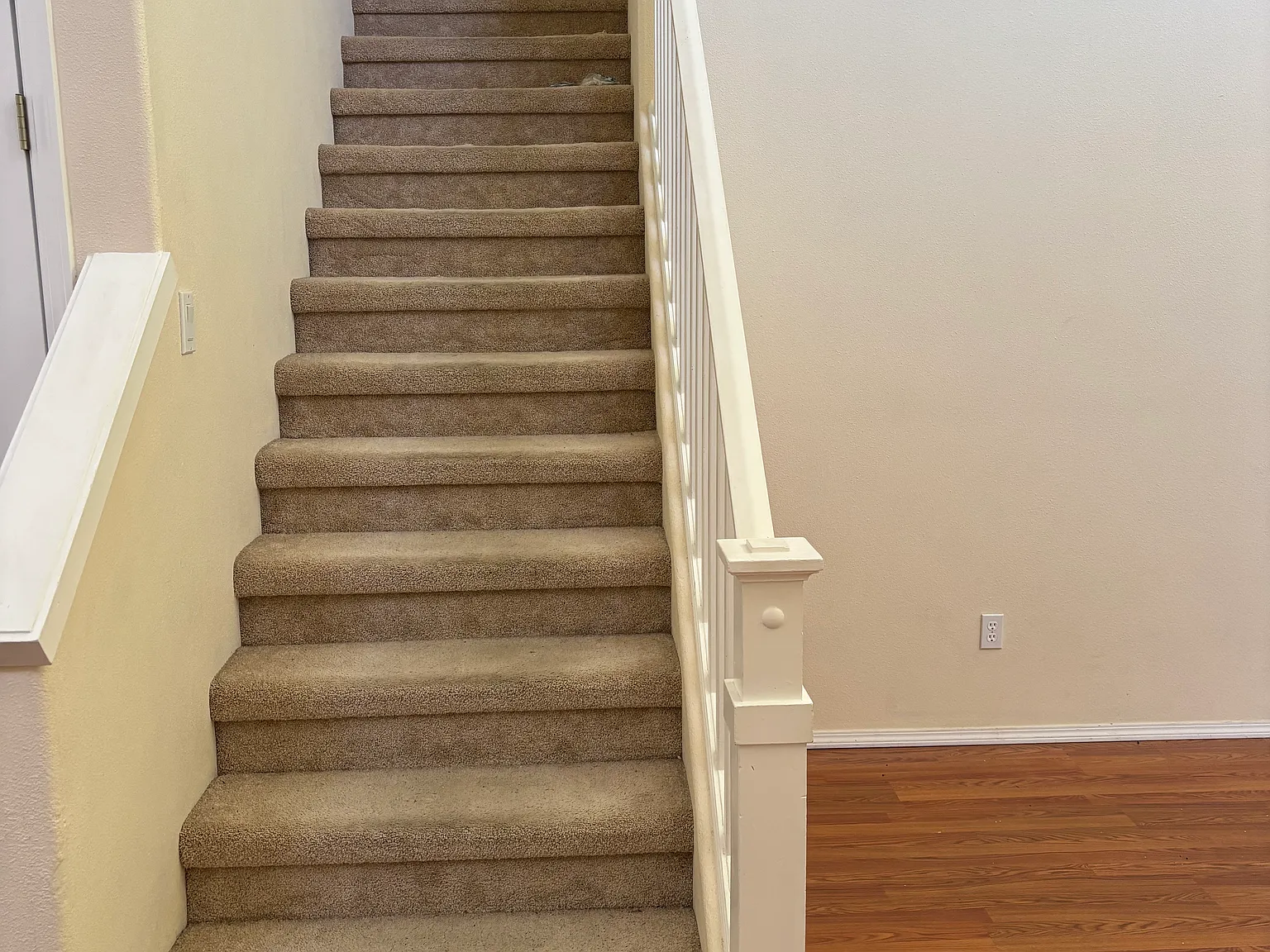 4 bed, 2.5 bath, 2192 sqft, $3,200 — Photo 2