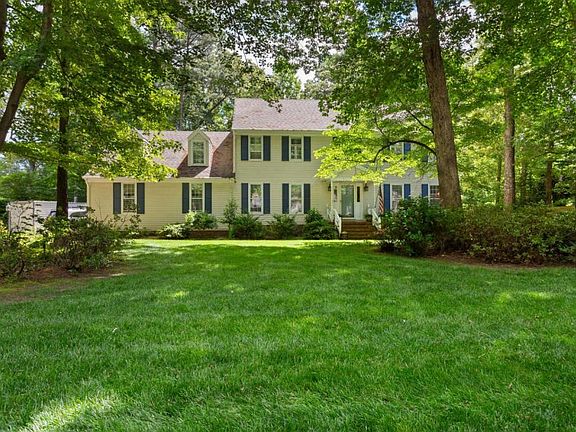2nd image of 820 Coverdale Ln