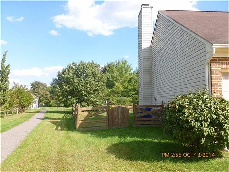 2nd image of 306 Jersey Ct