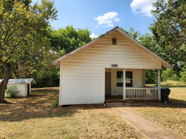 304 W Main St, Asher, OK 74826