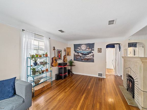 5th image of 13218 Tyler Ave