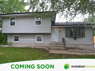 2804 Wake Island Dr, Joliet, IL 60435
