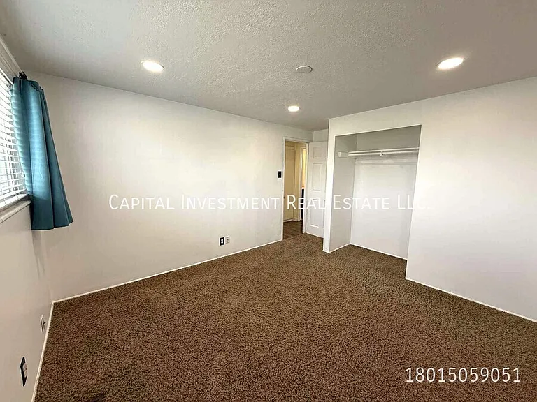 1102 E Sego Lily Dr — Photo 12