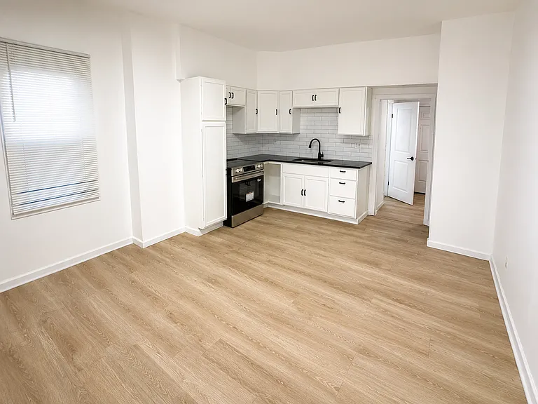1310 Grand Ave — Photo 3