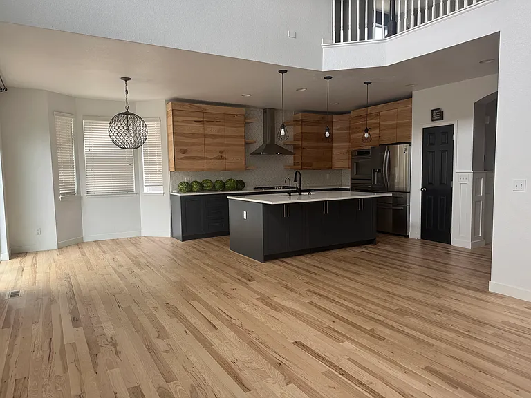 569 Cheyenne Dr — Photo 2