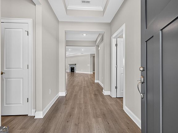 2nd image of 3122 Fishpond Cir