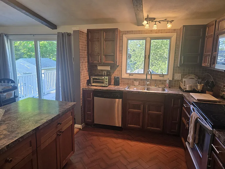 345 Natick Ave — Photo 7