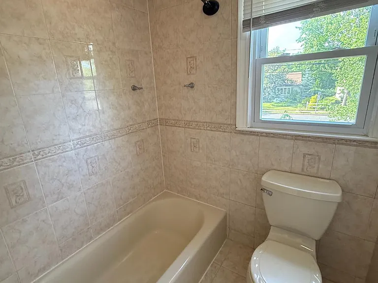43 Jonathan Dr — Photo 20