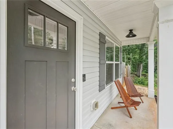 1755 Falcon Creek Trl, Cumming, GA 30041