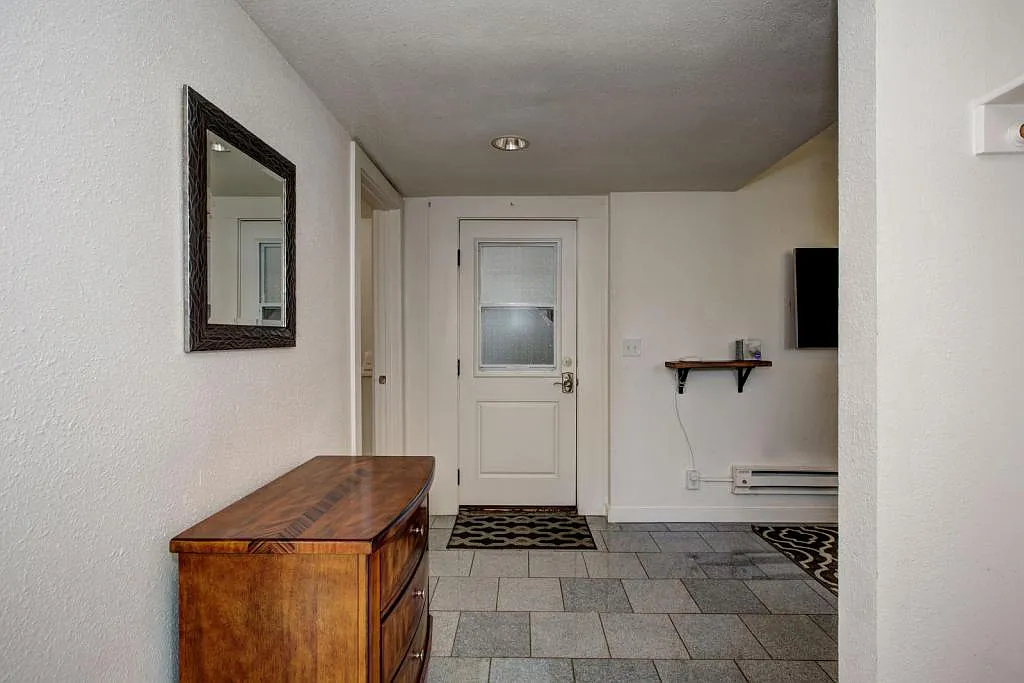 712 N 8th St Apt 6 — Photo 2