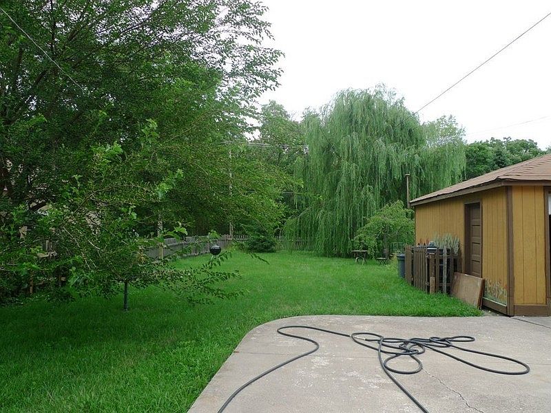 2nd image of 3439 Prairie Ave