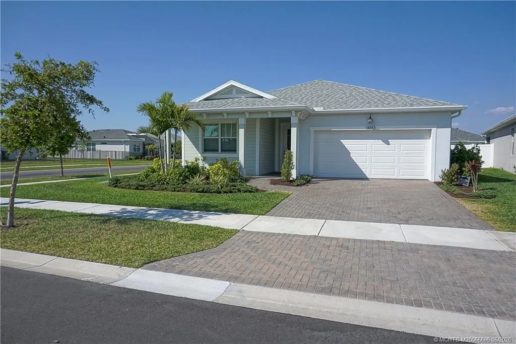 3 bed, 2.0 bath, 1651 sqft, $2,900 — Photo 2