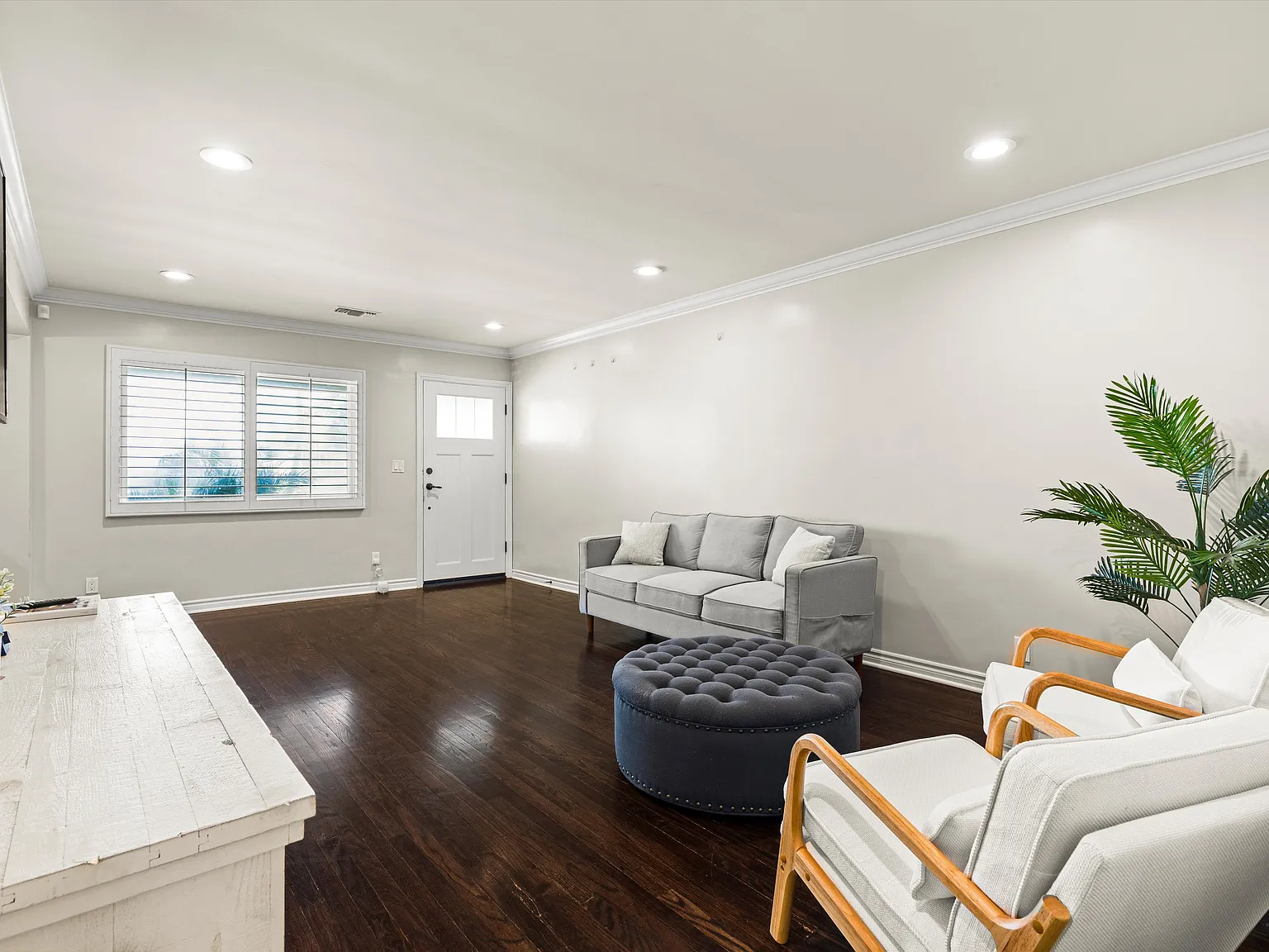 2130 Santa Fe Ave — Photo 2