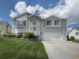 1120 Park Hill Dr, Rapid City, SD 57701