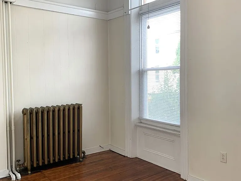 149 S Main St — Photo 5