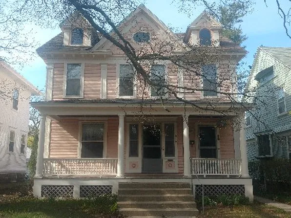 645 Parkwood St NE, Grand Rapids, MI 49503