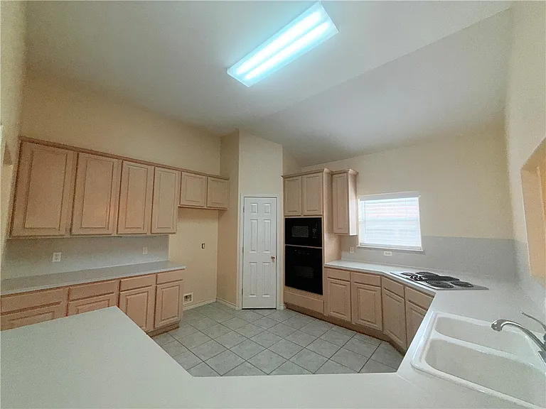 344 Wright Dr — Photo 5