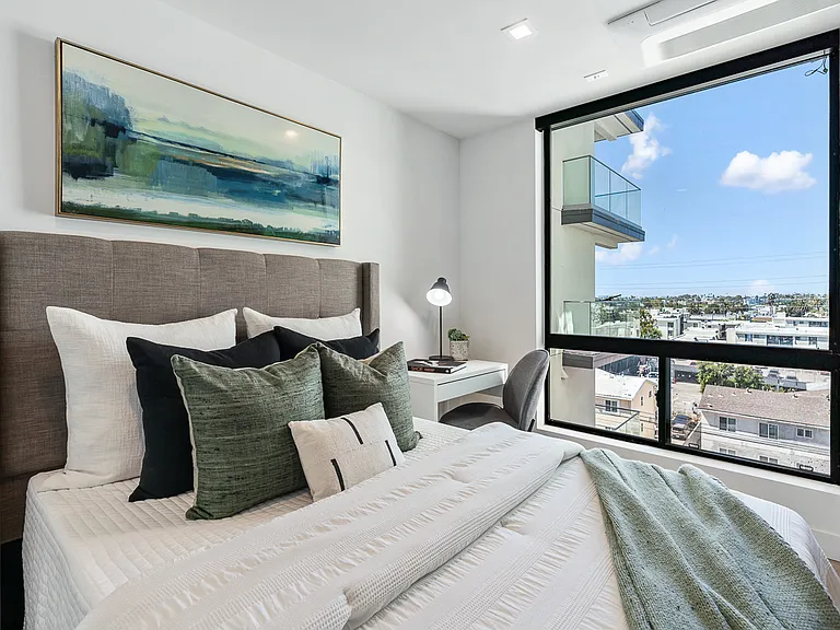 Venue Residences — Photo 40