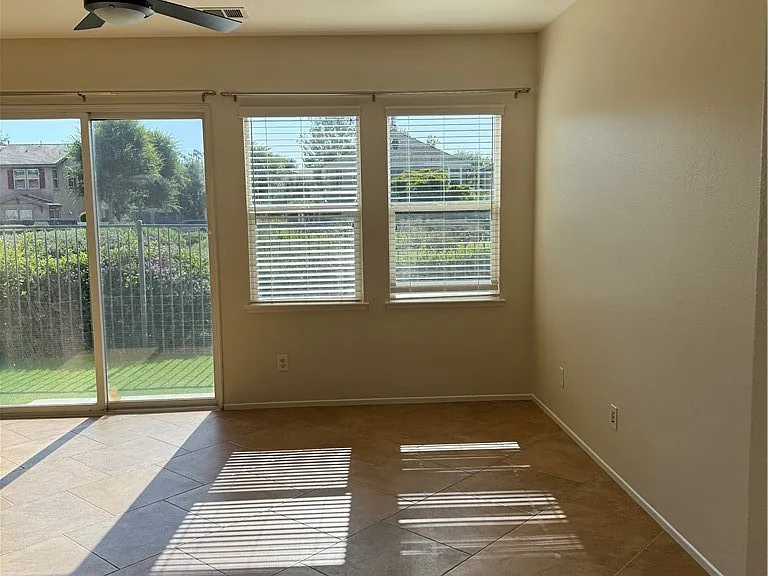 11018 Veach St — Photo 11
