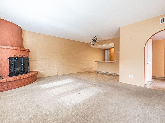 3rd image of 250 W Placita De Los Anillos