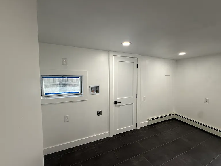 610 Laurelton Blvd #3 — Photo 24