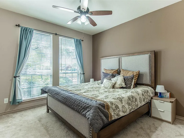 4129 Staten Island Dr — Photo 24