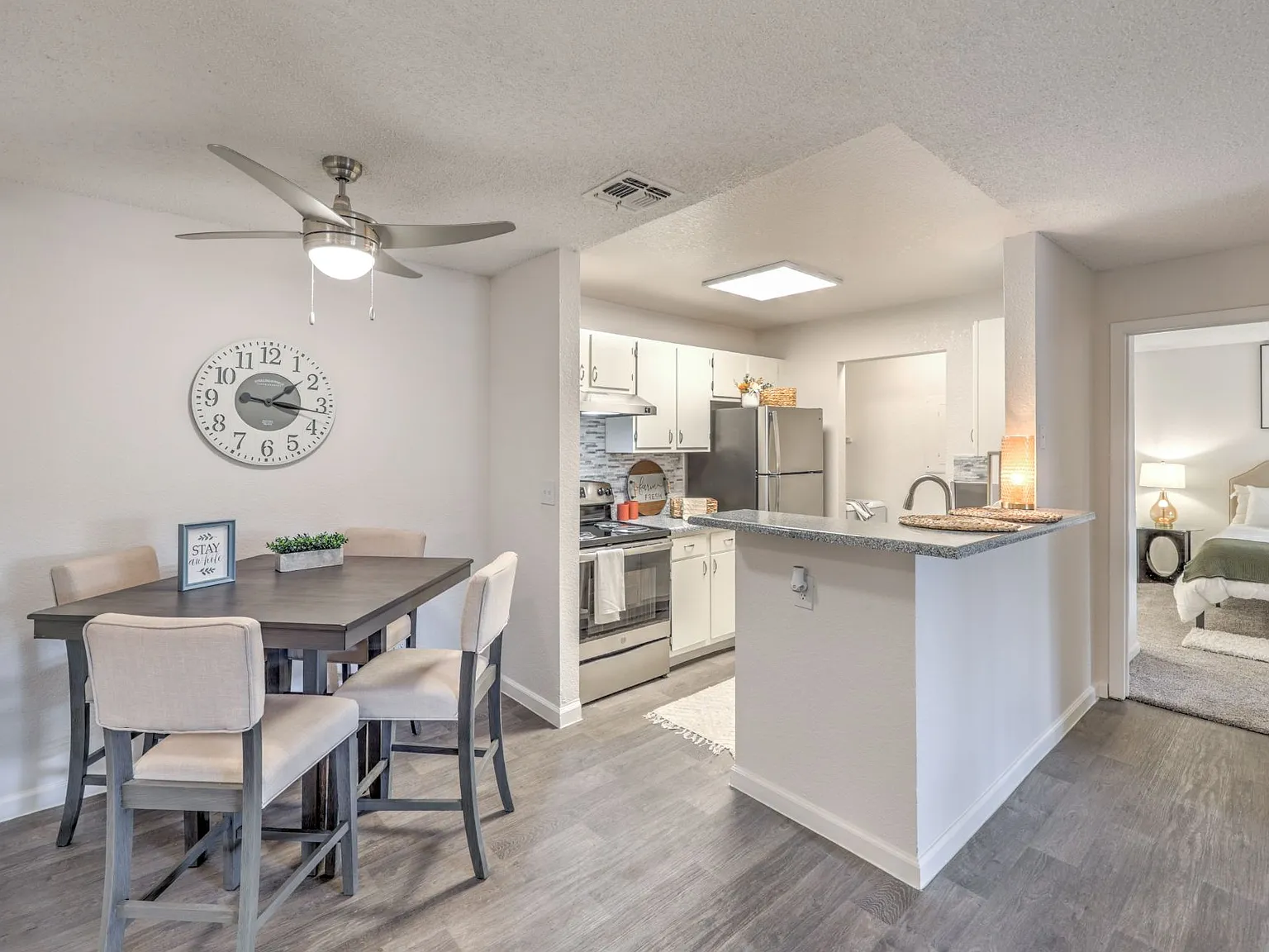 Silver Stream Apartments — Photo 1
