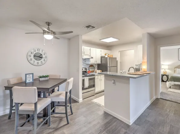 Silver Stream Apartments