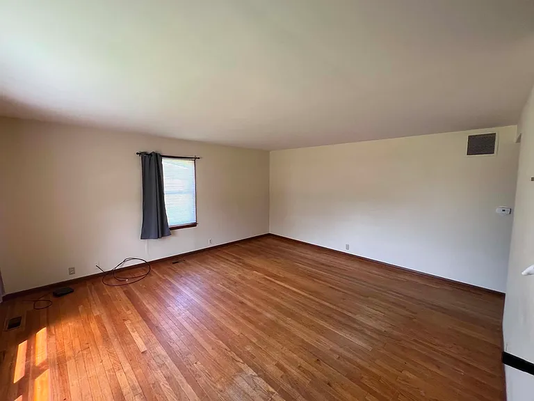 222 Mound St — Photo 3