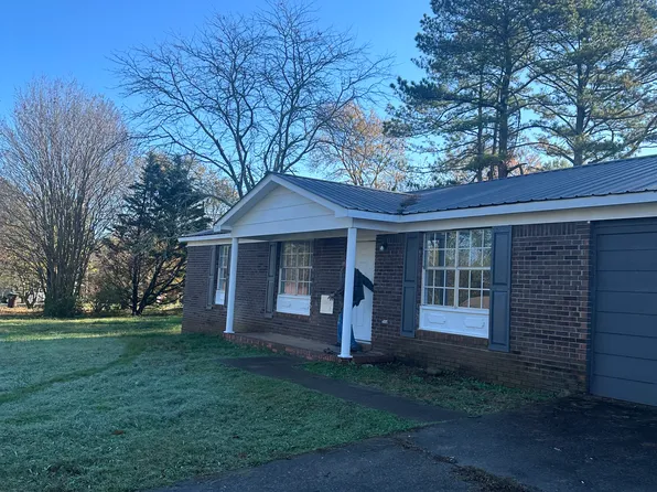 837 Ruby Johnson Dr, Scottsboro, AL 35769