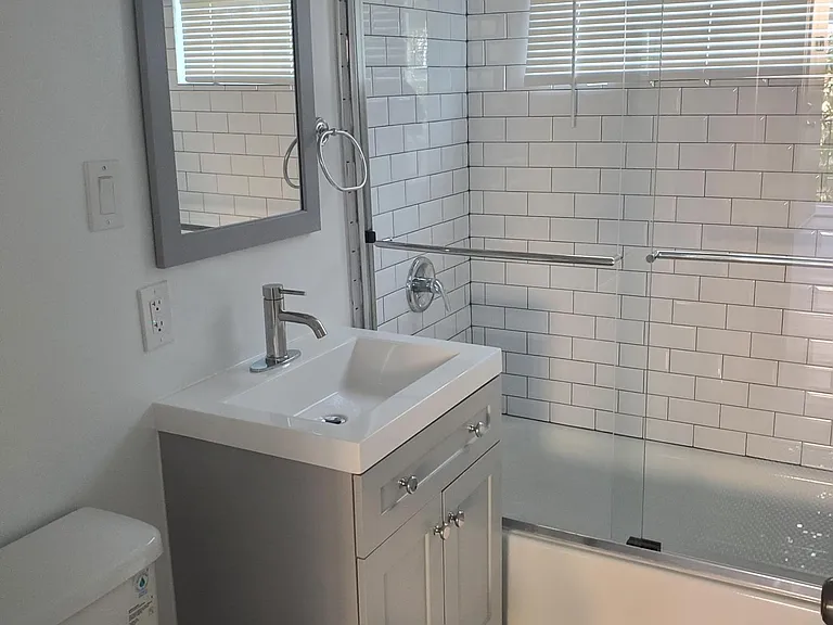 8616 Holloway Dr #19 — Photo 8
