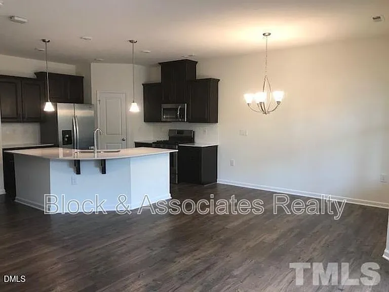 6039 Beale Loop — Photo 4