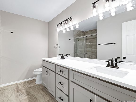 3rd image of 10316 ROYAL MEADOWS