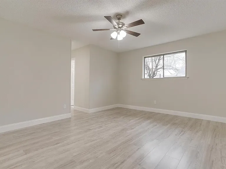 6105 Judy Ct — Photo 4